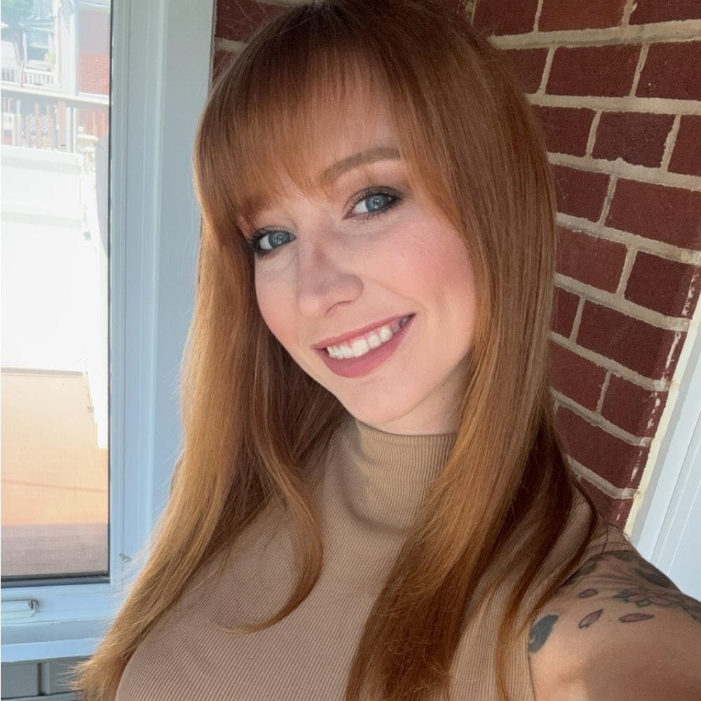 Meet your Posher, Caitlin